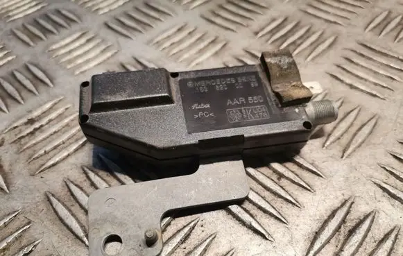 Mercedes-Benz ML W163 Aerial antenna amplifier 1638200089