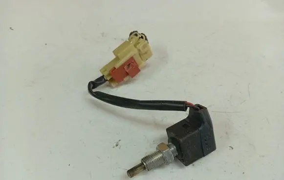 KIA Ceed Brake pedal sensor switch