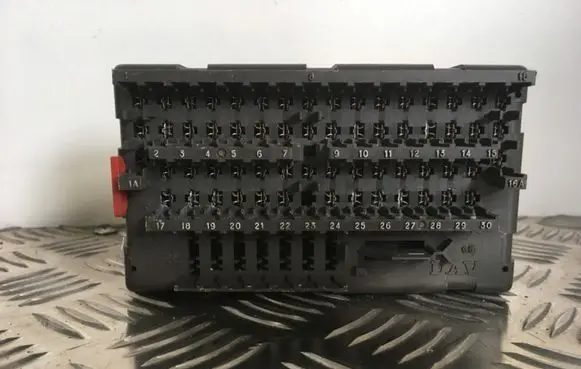 Peugeot Expert Fuse module 5970109547
