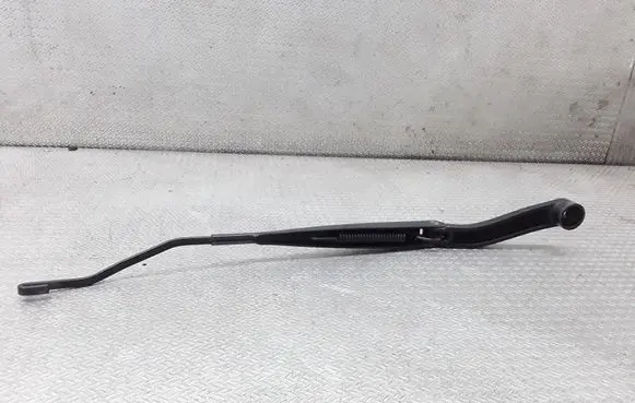 Chevrolet Orlando Front wiper blade arm
