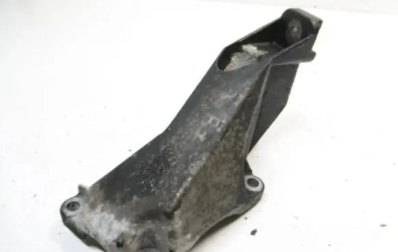 Audi A4 S4 B7 8E 8H Engine mounting bracket 8E0199307A