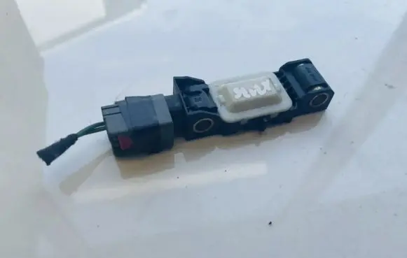 Chrysler Pacifica Airbag deployment crash/impact sensor 04671779ac 0948300823