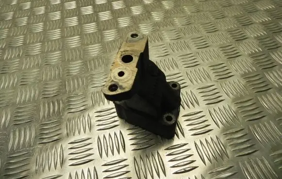 Mercedes-Benz R W251 Engine mounting bracket A6420960345 VD10612