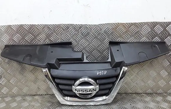 Nissan Juke I F15 Front grill 620701KA6A