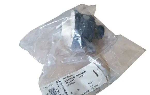 Volkswagen Golf V Intake resonator 1K0145700B T229818 49147259