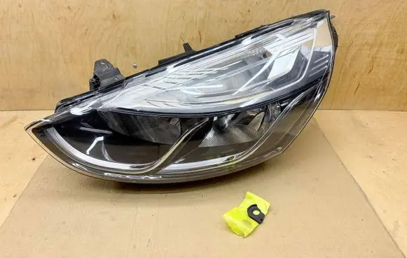Renault Clio IV Headlight/headlamp 260608367R 33633362 01060199900010