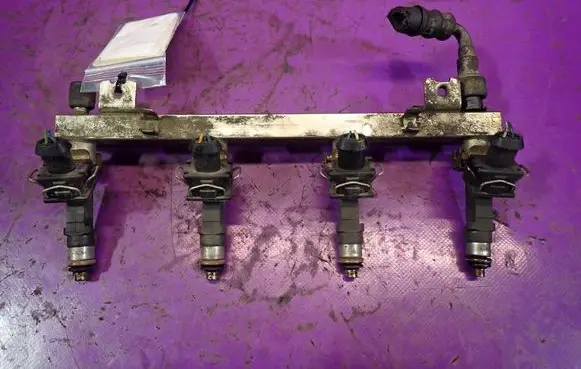 Opel Meriva A Fuel main line pipe