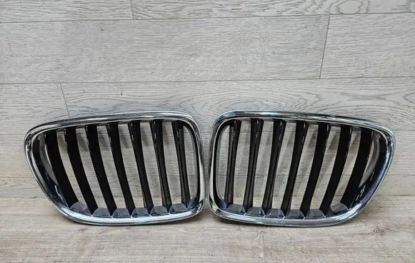BMW X1 E84 Front bumper upper radiator grill 2993305 2993306