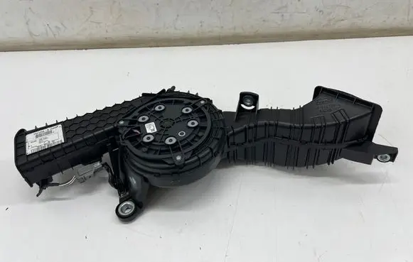 Ford Mondeo MK V Hybrid/electric vehicle battery fan DG9810C709AB