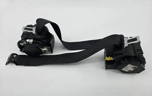 Renault Clio V Set of seat belts 888408000r 639508700e