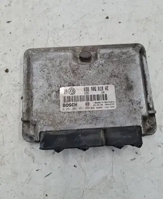Volkswagen PASSAT B5 Engine control unit/module 038906018
