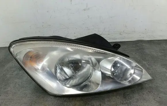 KIA Ceed Headlight/headlamp 921021H000