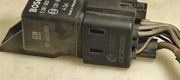 Glow plug pre-heat relay