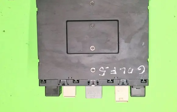 Volkswagen Golf V Comfort/convenience module 3C0937049D F005V00525 H37S1002