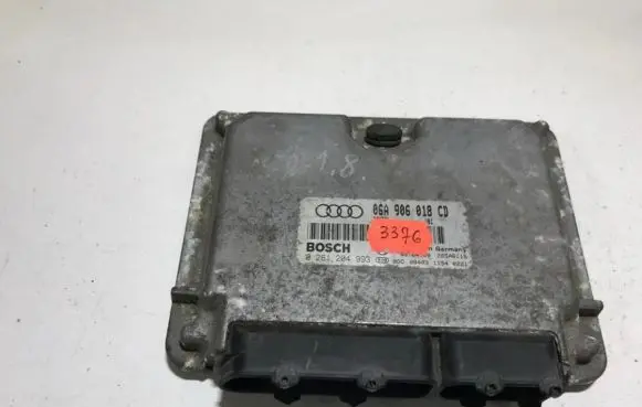 Audi A3 S3 8L Engine control unit/module 06a906018cd 0261204993