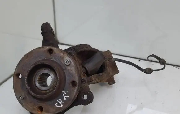 Peugeot 207 Front wheel hub spindle knuckle