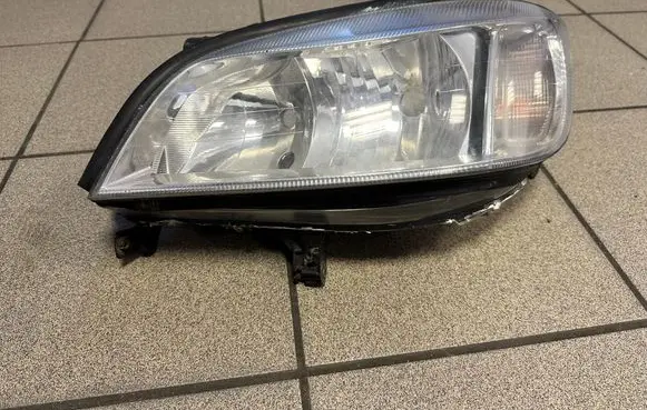 Opel Zafira A Headlight/headlamp 89100156