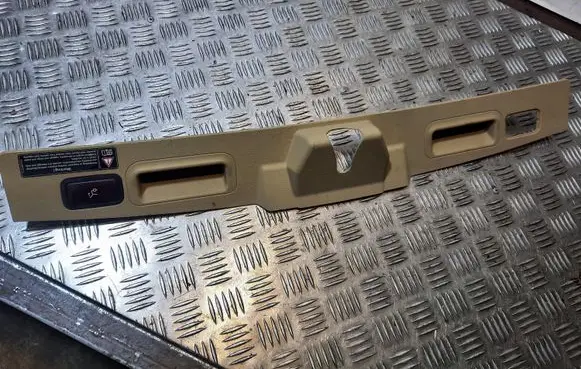 Mercedes-Benz GL X164 Tailgate/boot lid lock trim A1647400130
