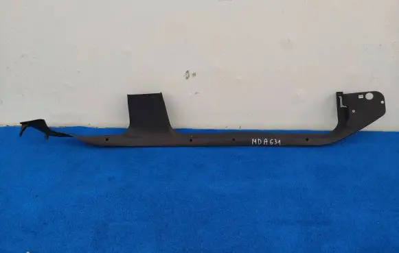 Ford Mondeo MK II Sill/side skirt trim 93BBF13209