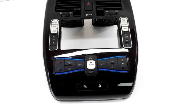 Nissan Leaf I (ZE0) Interior fan control switch 682U13NA0A 275003NE0B