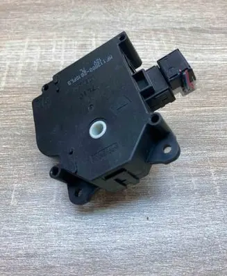 Toyota Avensis T270 Air flap motor/actuator 1138002810 WITHPLUG