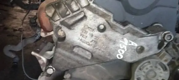 Volkswagen Golf V Engine mounting bracket 03G199207E