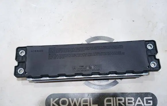 Mercedes-Benz C W205 Knee airbag A2058600202