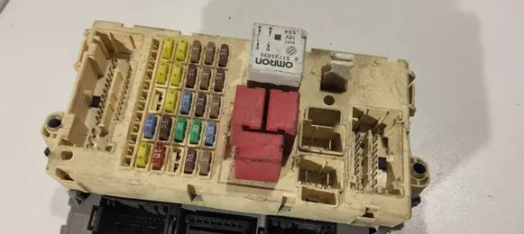 Fiat Punto (199) Fuse module 51802928 503440180303