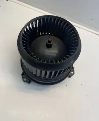 Infiniti Q30 Heater fan/blower A2469061601 CZ1163600756