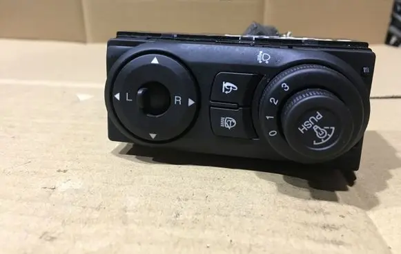 Chevrolet Captiva Wing mirror control module 6861 68612D16