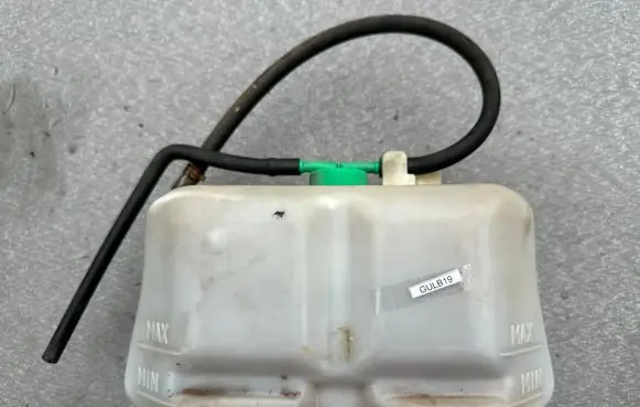 Nissan Patrol 160 Coolant expansion tank/reservoir 21710C8200