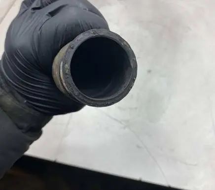 Volvo XC70 Engine coolant pipe/hose 09492891