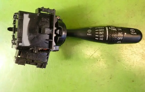 Suzuki Swift I Wiper control stalk