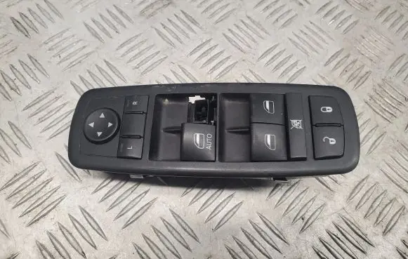 Jeep Grand Cherokee Electric window control switch 68030823AC