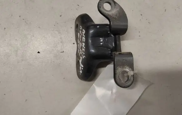 Toyota Avensis T250 Rear door upper hinge