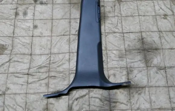 Land Rover Discovery Sport (B) pillar trim (bottom) FK7224396BF8BVJ
