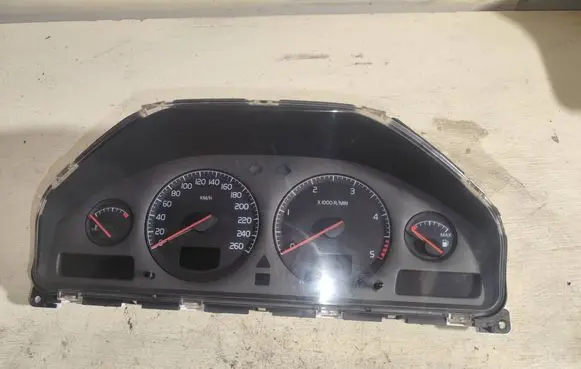 Speedometer (instrument cluster)