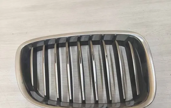 BMW 5 GT F07 Front bumper upper radiator grill 51137200170