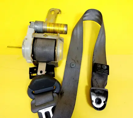Hyundai Lantra I Front seatbelt 784-3251