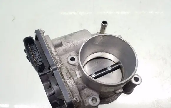 Toyota Auris E180 Throttle valve 220300T110 145008S15 74386