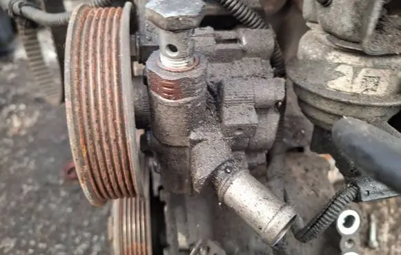 Opel Insignia A Power steering pump
