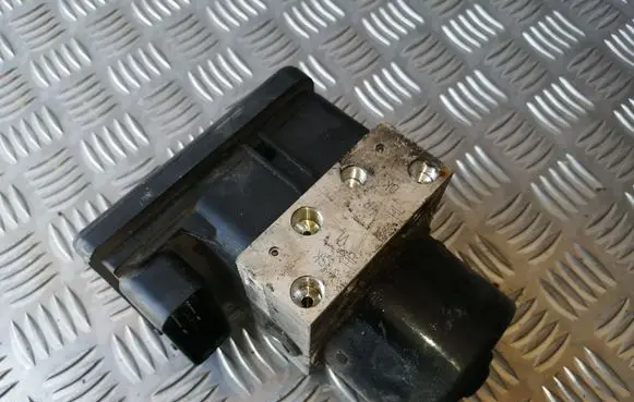 Opel Zafira B ABS Pump 13234911 00403654D0