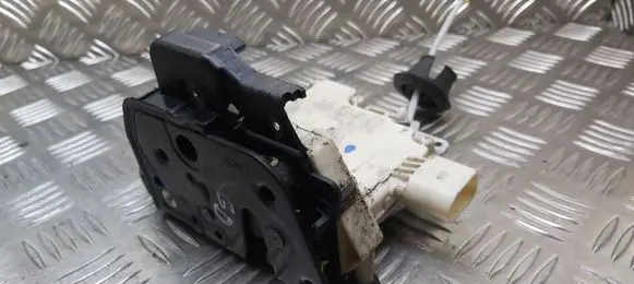 Audi A4 S4 B7 8E 8H Rear door lock 15D07