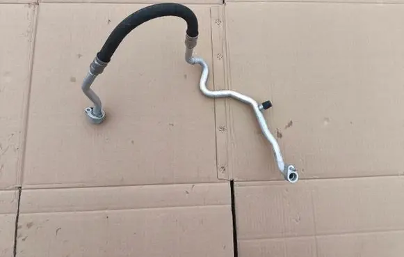 Audi A3 S3 8V Air conditioning (A/C) pipe/hose 8V0820743B