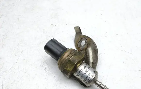 Mercedes-Benz C W204 Fuel pressure sensor A6510703981
