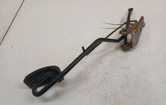 Peugeot 406 Clutch pedal 