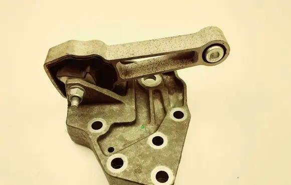 Land Rover Range Rover Evoque L538 Engine mounting bracket EJ326P096AA