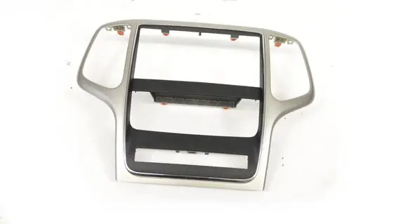 Jeep Grand Cherokee (WK) Dashboard glove box trim
