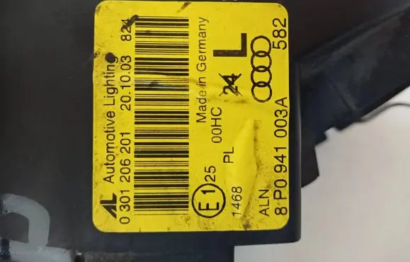 Audi A3 S3 8P Headlight/headlamp 8P0941003A 0301206201