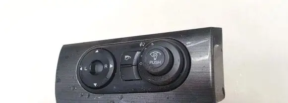 Chevrolet Captiva Wing mirror switch